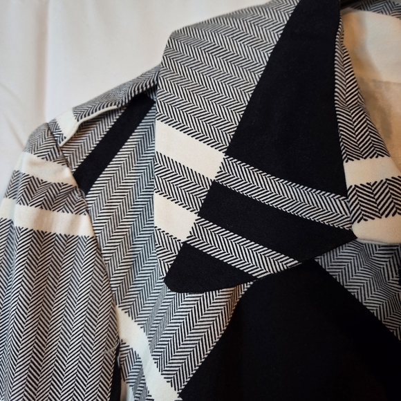 Sandro Women's Black White Plaid Fitted Lined Sportswear Jacket Size M - Picture 6 of 15